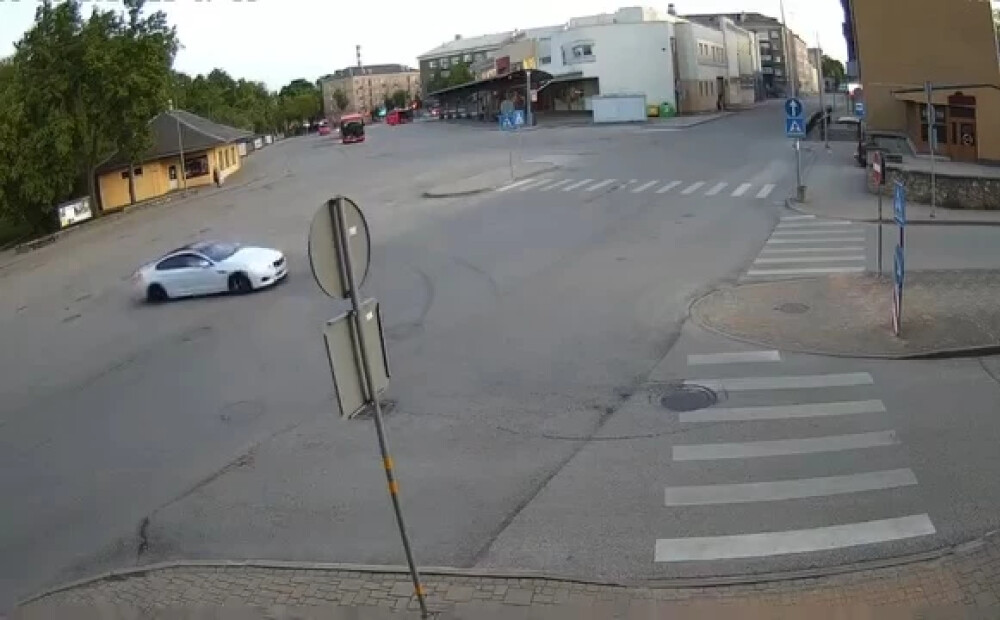 VIDEO: Daugavpilī autovadītājs 