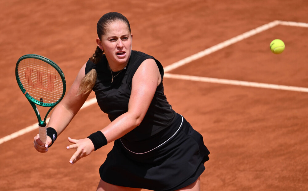 Ostapenko ar jaunzēlandieti Rutlifu sasniedz Francijas atklātā čempionāta otro kārtu