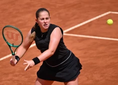 Ostapenko ar jaunzēlandieti Rutlifu sasniedz Francijas atklātā čempionāta otro kārtu