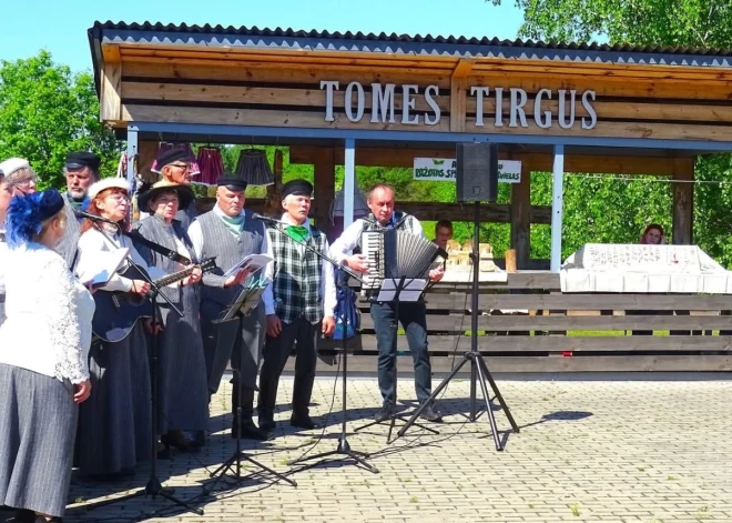 Tomē nosvinēti pagasta svētki “Kas kaitēja man dzīvot diža meža maliņā”