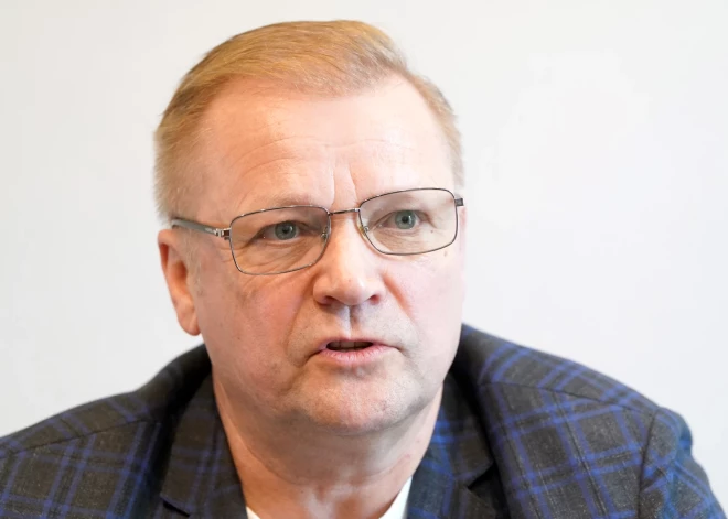"Rīgas namu pārvaldnieka" vadītājs Māris Ozoliņš atklāj, ka sētnieks var pelnīt pat 1800 eiro mēnesī