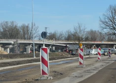 Назван срок, когда наконец исчезнет гигантская пробка на въезде в Ригу