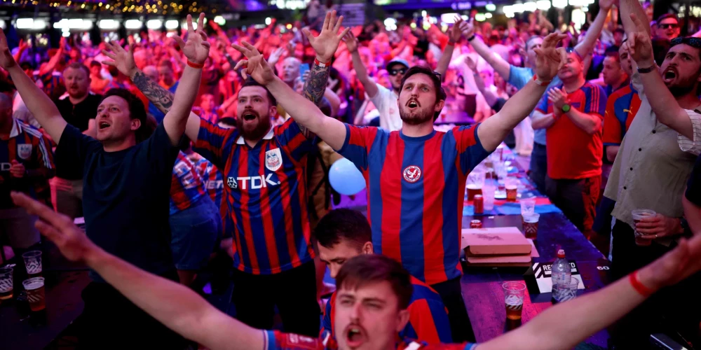 "Crystal Palace" fani Londonā var līksmot.