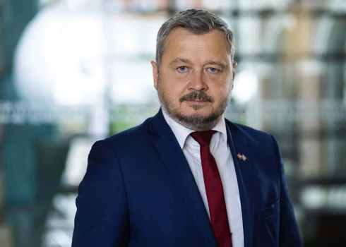 Nākamajam ministram būs jāspēj beidzot izraut iekšlietu jomu no ieilgušās stagnācijas, norāda Rīgas domes deputāts (NA) Ģirts Lapiņš.