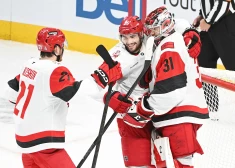 Karolīnas "Hurricanes" tuvojas pirmajam NHL finālam 20 gadu laikā