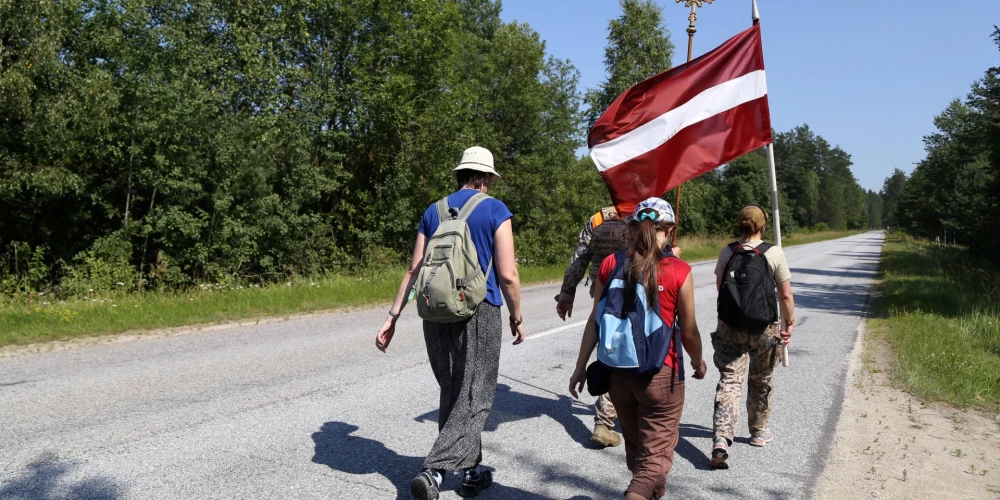 Latgales tūrisma un viesmīlības biznesa pārstāvji Jauns.lv ar satraukumu komentē “dronu krīzi”, kura sāpīgi ietekmē uzņēmējdarbību Austrumlatvijā. Cilvēki vairs nevēlas mērot ceļu uz Latgali.