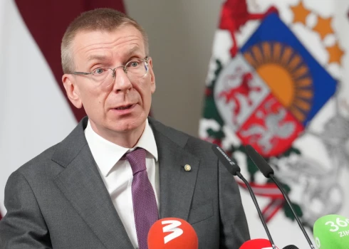Valsts prezidents Edgars Rinkēvičs atzina, ka aizsardzības plānošanai un bruņojuma iepirkumiem jākļūst daudz elastīgākiem.