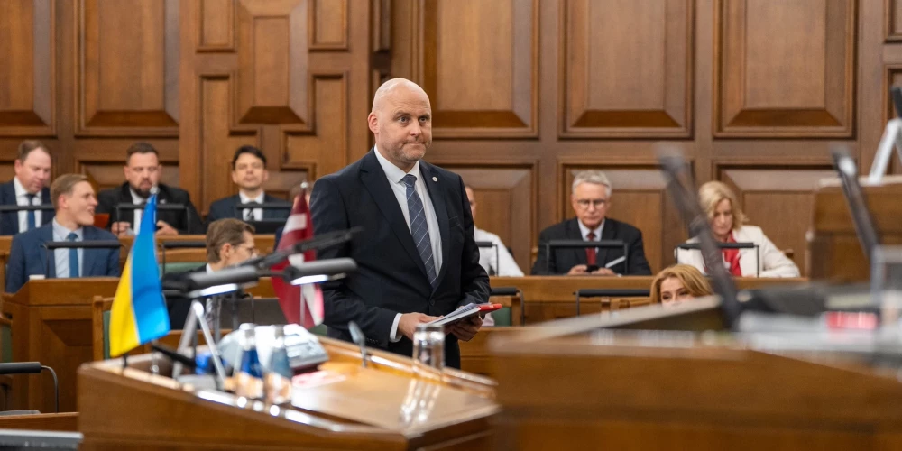 Jaunā koalīcija Saeimas debatēs akcentē darbu pie drošības un ekonomiskās attīstības.