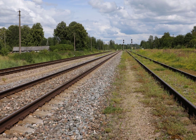 Aizkraukles līnijā jaunus peronus sola izbūvēt līdz 2028. gada vidum