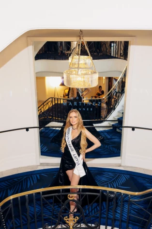 Обладательница титулов «Miss Supertalent World» и «Miss Universe Latvia» уже давно начала сотрудничество с представителями французских брендов и в этом году прибыла на 10 дней с визитом в Канны.