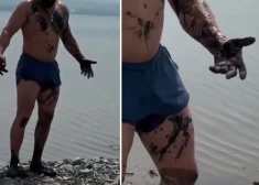 ВИДЕО: Черное море стало действительно черным - в Туапсе россияне купаются в мазуте