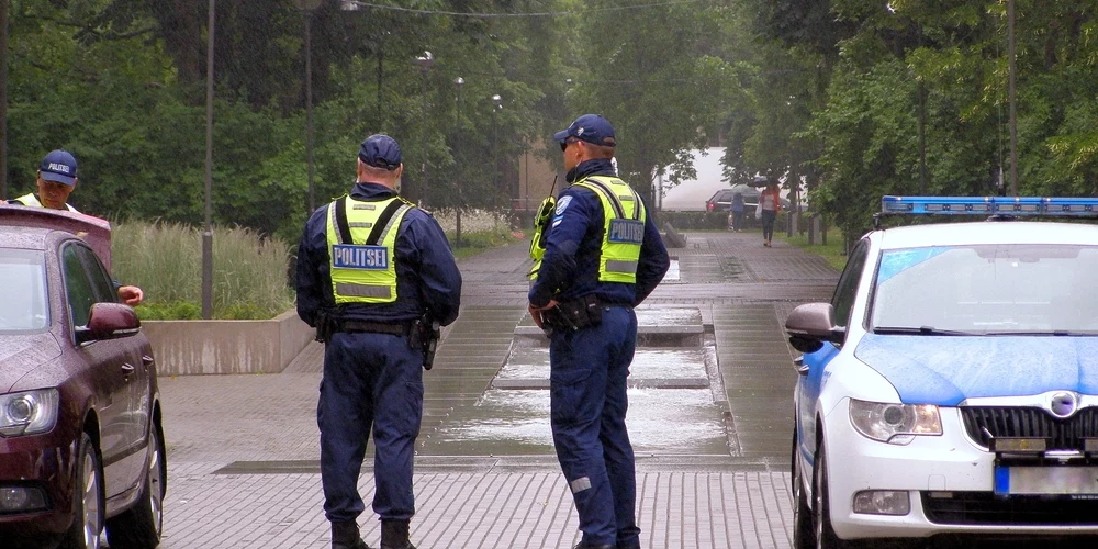 Tartu aizturēts vīrietis, kas draudējis ar ierocim līdzīgu priekšmetu.