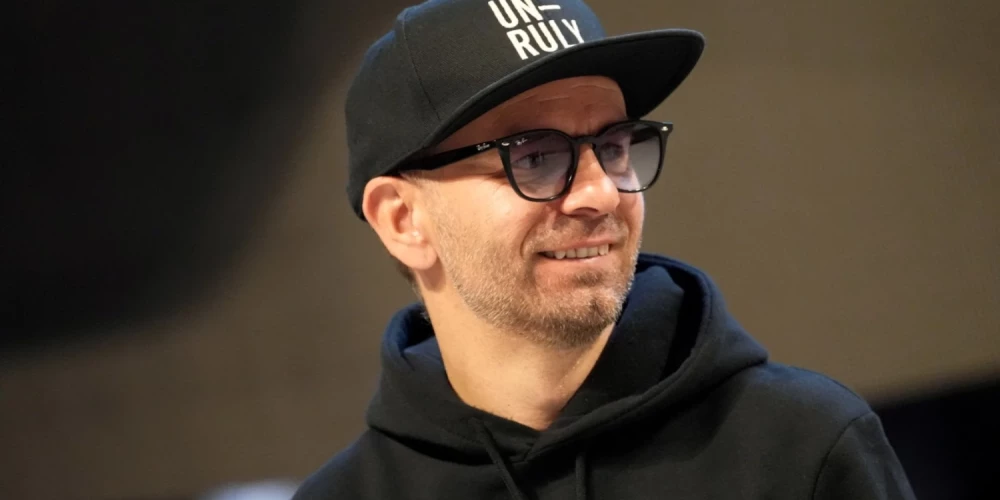 Artis Dvarionas pēc 24 gadiem šķiras no darba “Radio SWH”. 