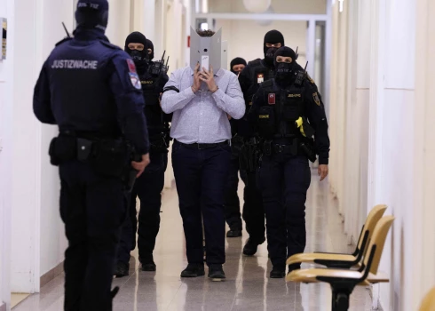 Austrijā islāmistam piespriests 15 gadu cietumsods par terorakta plānošanu Sviftas koncertā. 