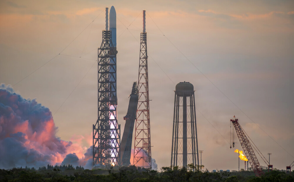 Floridā uz starta platformas eksplodējusi miljardiera Bezosa uzņēmuma 