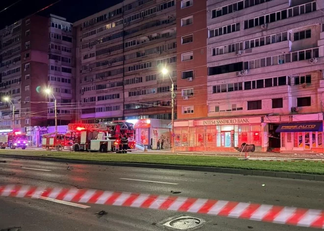 Rumānijā daudzdzīvokļu namā ietriecies Krievijas kaujas drons.
