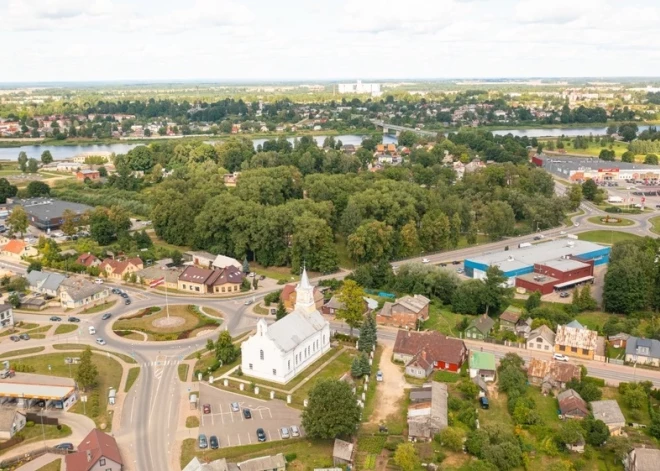 В латвийском городе решили существенно поднять стоимость поездок на общественном транспорте