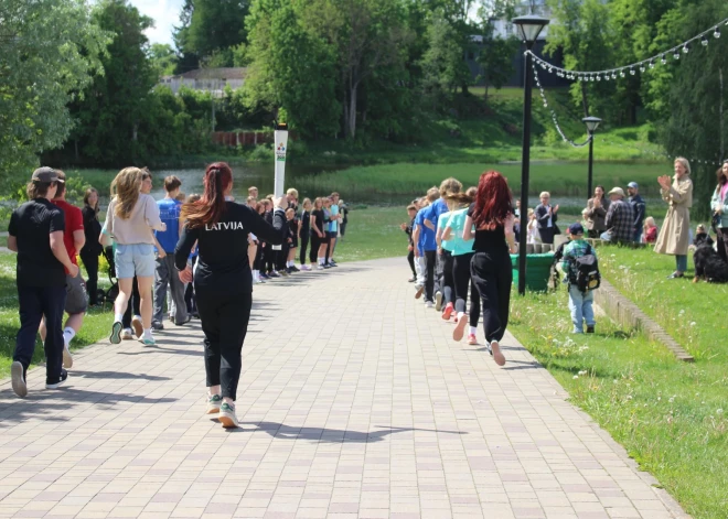 Latvijas Jaunatnes X Olimpiādes lāpas ceļojums: jauniešu enerģija un olimpiskais gars vieno Zemgali!