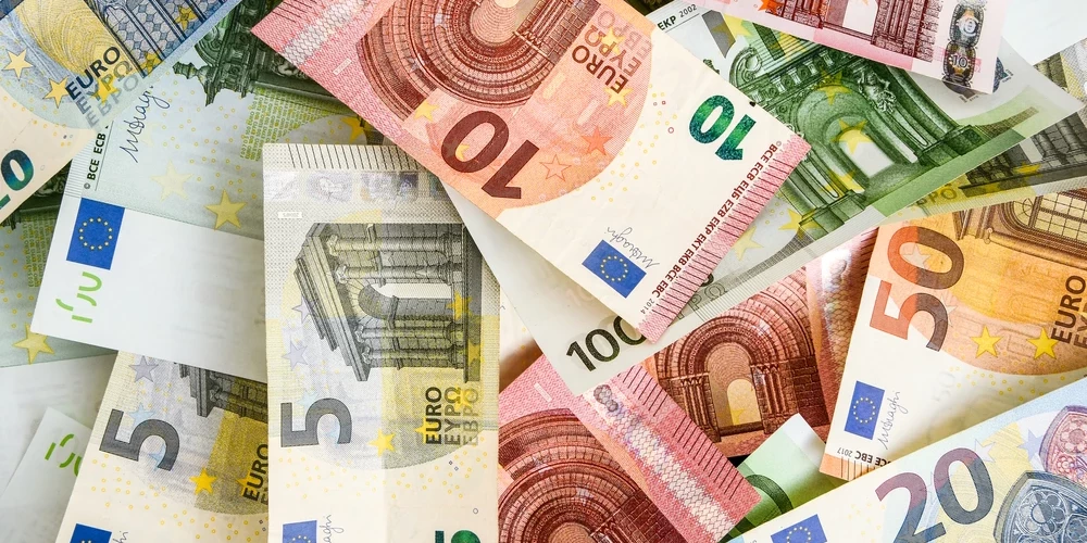 Finanšu nozare jaunajai valdībai prasa mazināt nodokļu slogu.
