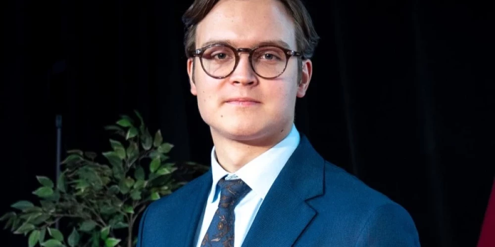 Iekšlietu ministrijas biroju vadīs līdzšinējais Nacionālās apvienības jauniešu organizācijas vadītājs Edgars Kristaps Rupeiks.