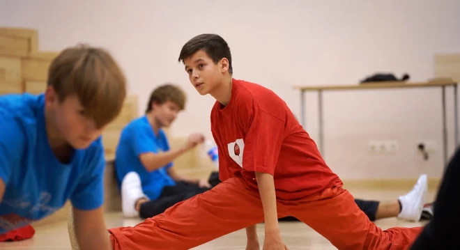 Deviņu gadu vecumā Edgars Sūrītis kļuva par pasaules čempionu komandas “Factory Kingz” sastāvā.