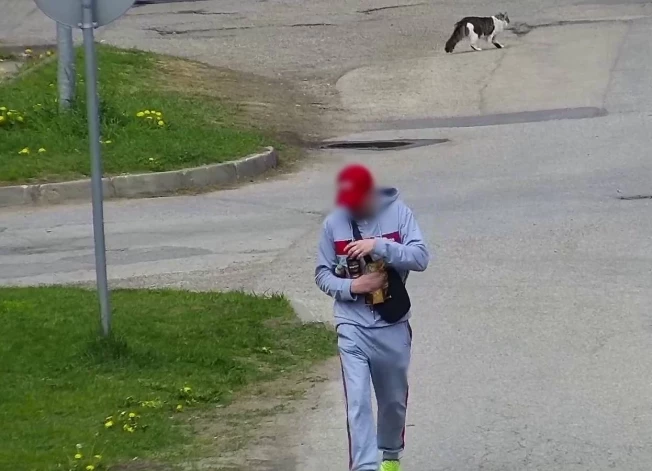 Kāds vietējais Ulbrokas iedzīvotājs ar spēkratu bija aizbraucis pēc grādīgās dziras uz piemējas veikalu, brauciens viņam beidzās bēdīgi.