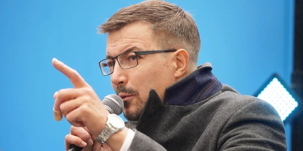 Izglītības un zinātnes ministres Ilzes Indriksones (NA) biroja vadītājs Rūdolfs Kalvāns.