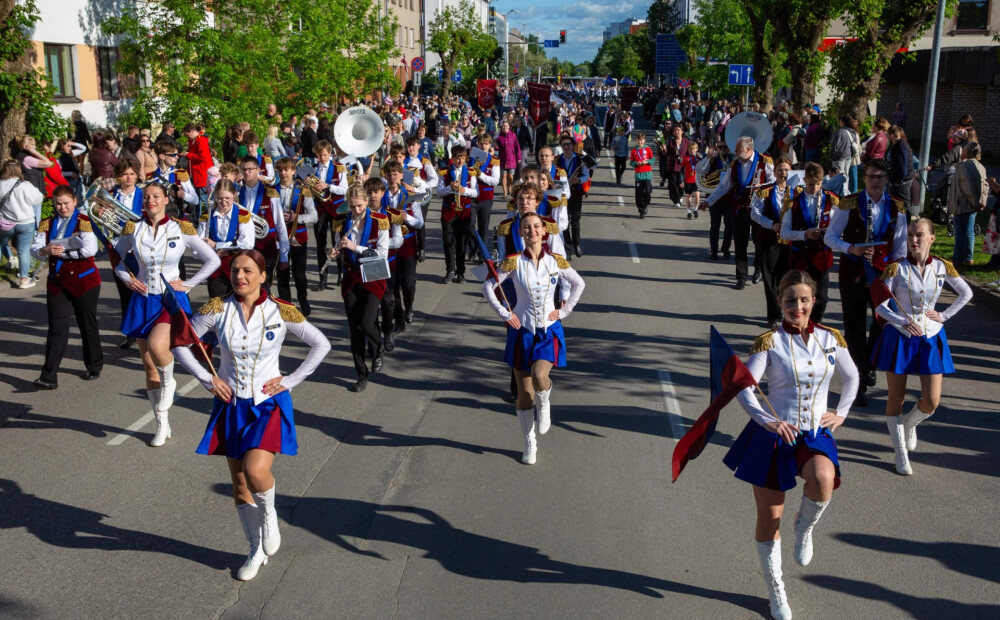 Jelgavas pilsētas svētku gājienā piedalījušies gandrīz 12 000 dalībnieku