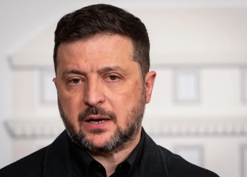 Prezidents aicināja iedzīvotājus būt īpaši uzmanīgiem un neignorēt gaisa trauksmes signālus.