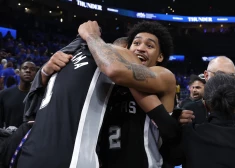 "Spurs" basketbolisti atņem "Thunder" NBA čempiones pilnvaras un iekļūst finālā