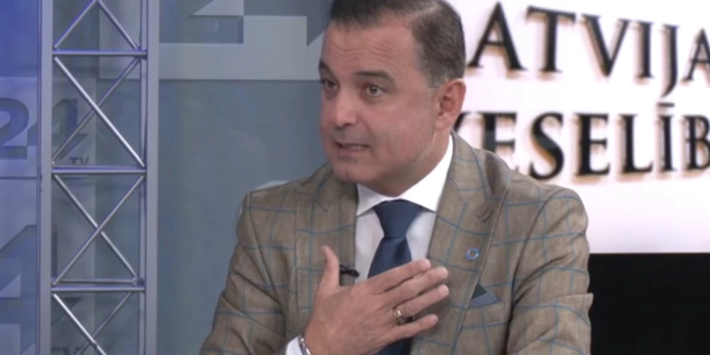 Переживший в юности войну Абу Мери рассказал, что травма преследовала его и в Латвии.