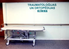 3,5 miljonu eiro slimnīcu iepirkumi zem lupas: lietās figurē viens no lielākajiem medicīnas preču piegādātājiem