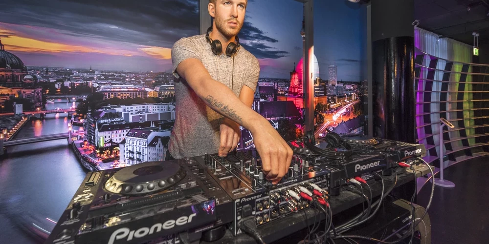 Calvin Harris.