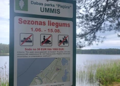 Līdz augusta vidum nedrīkst peldēt Ummja ezerā