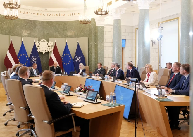 Turpmāk valdība uz sēdēm sanāks biežāk