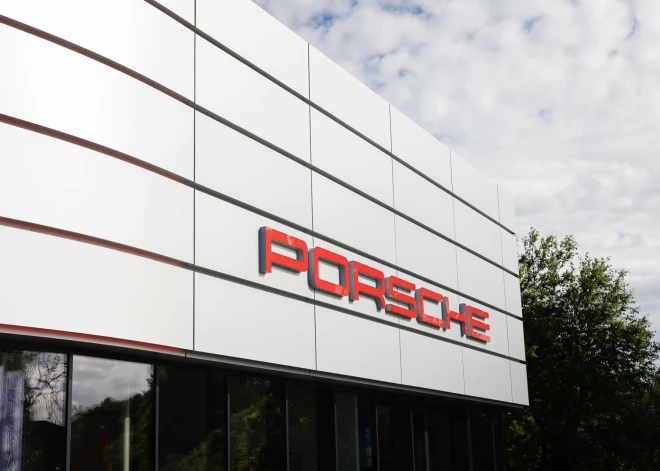 Rīgā atklāts lielākais “Porsche” centrs Baltijā – jauna pieredze auto entuziastiem un klientiem