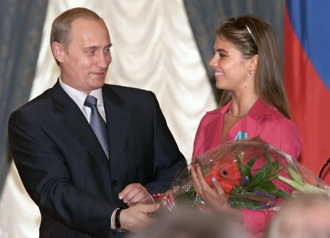 Lai  gan Vladimirs Putins un Alīna Kabajeva  par savām attiecībām publiski nerunā, zināms, ka abiem ir divi dēli – 2015. gadā dzimušais Ivans un 2019. gadā dzimušais Vladimirs.