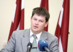 Rikveili apstiprina Aizsardzības ministrijas valsts sekretāra amatā