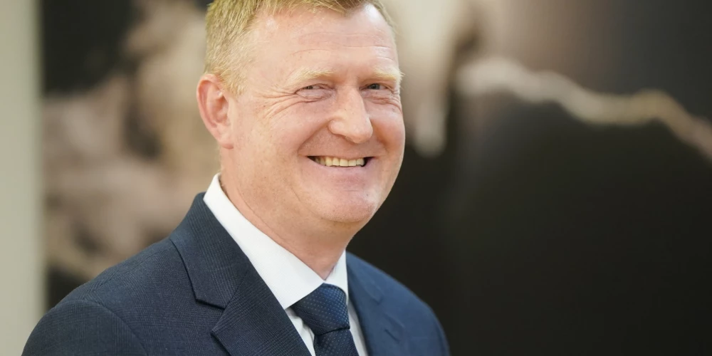 Raivis Melnis ir latviešu virsnieks, pulkvedis, bijušais Nacionālo bruņoto spēku Apvienotā štāba Operatīvās plānošanas departamenta priekšnieks. Latvijas Republikas aizsardzības ministrs.