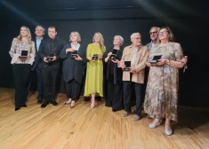 Ar Teātra dienas izcilības balvām godina Latvijas skatuves izcilniekus. FOTO
