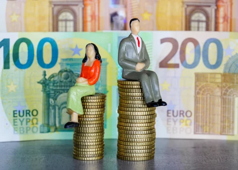 Разница в зарплатах мужчин и женщин в Латвии достигла 16,8%.