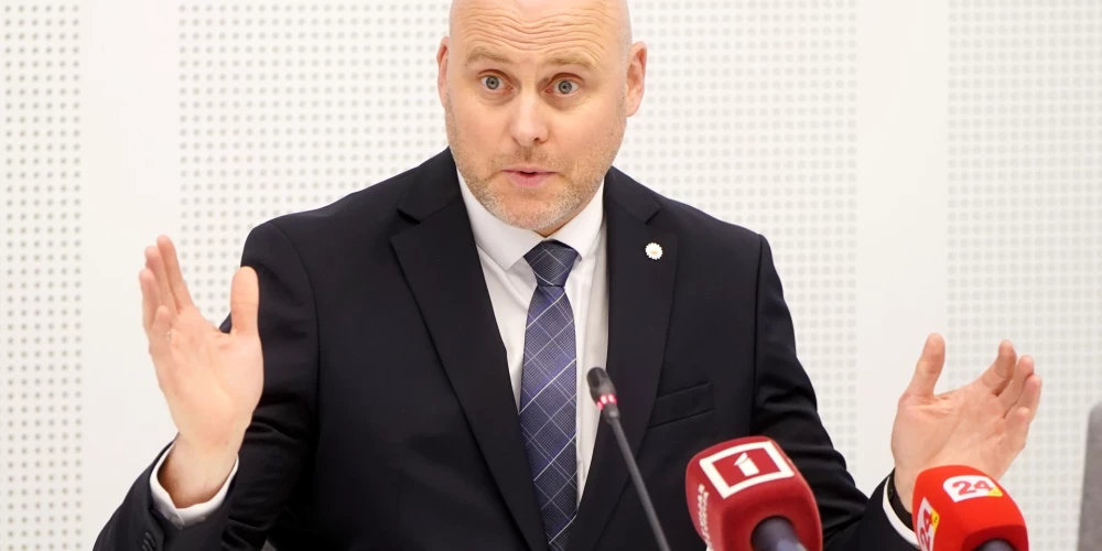 Ministru prezidents Andris Kulbergs norāda, ka valsts nedrīkst būt vienīgais "airBaltic" glābšanas avots.
