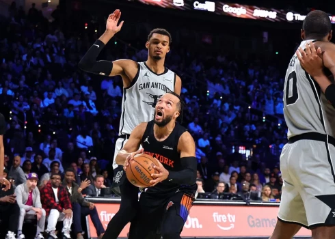 Džeilens Bransons (ar bumbu) un Viktors Vembanjama ir galvenie kandidāti uz finālsērijas MVP balvu. 