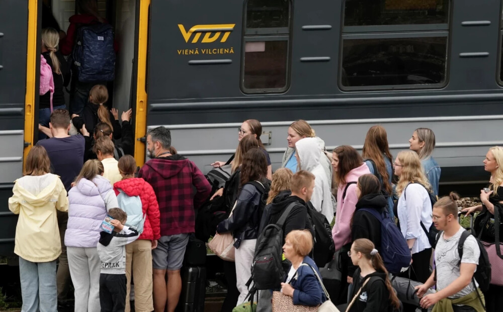 Sāks kursēt pirmais "Vivi" vilciens, kas aprīkots ar "Starlink" internetu