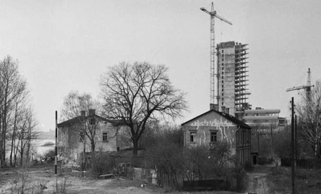Torņa celtniecība 1984. gads.