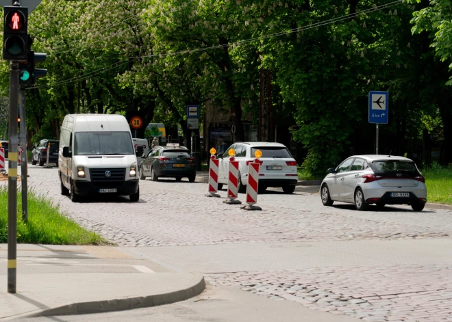 Bērnu klīniskās universitātes slimnīcas apkārtne.