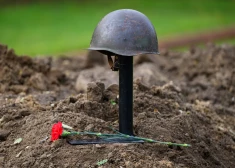Литва жестко ответила России на обвинения в осквернении советских военных захоронений