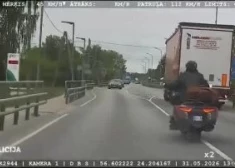 Aizturēts motociklists, kurš, radot bīstamas situācijas, bēga no policijas. VIDEO