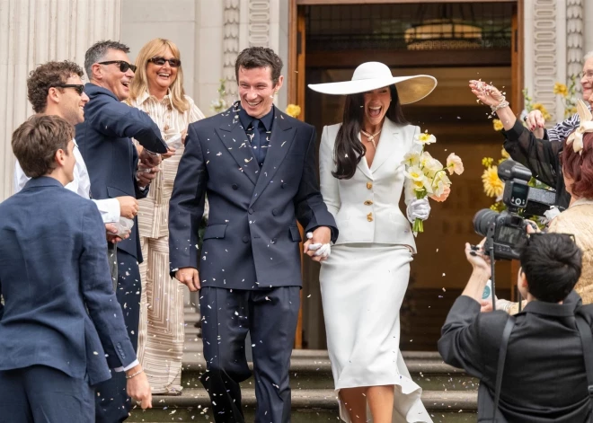 Dziedātāja Dua Lipa un aktieris Kalums Tērners teica jāvārdu nelielā ceremonijā Londonā 2026. gada 31. maijā.
