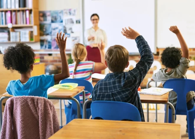Ņemot vērā pieprasījumu, divās Rīgas skolās atvērs papildu pirmās klases